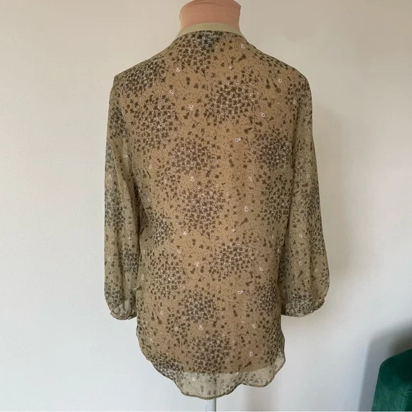 Anthropologie Fei Cavorting Flora Silk Blooms Floral Pintuck Button Top Blouse 6 - Picture 4 of 10
